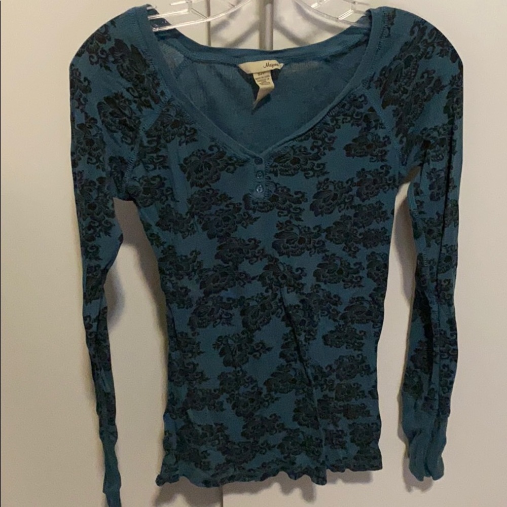 Long sleeve top